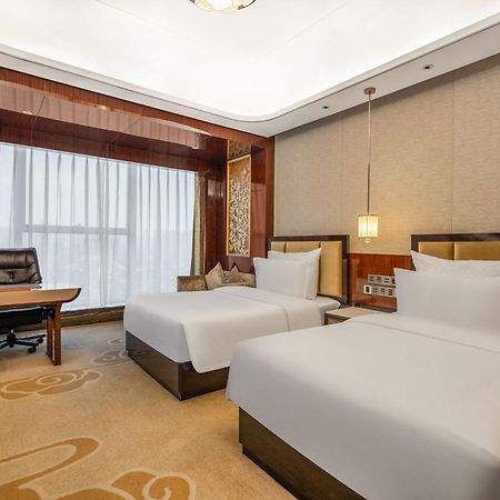 Chengdu Cynn Hotel Bagian luar foto