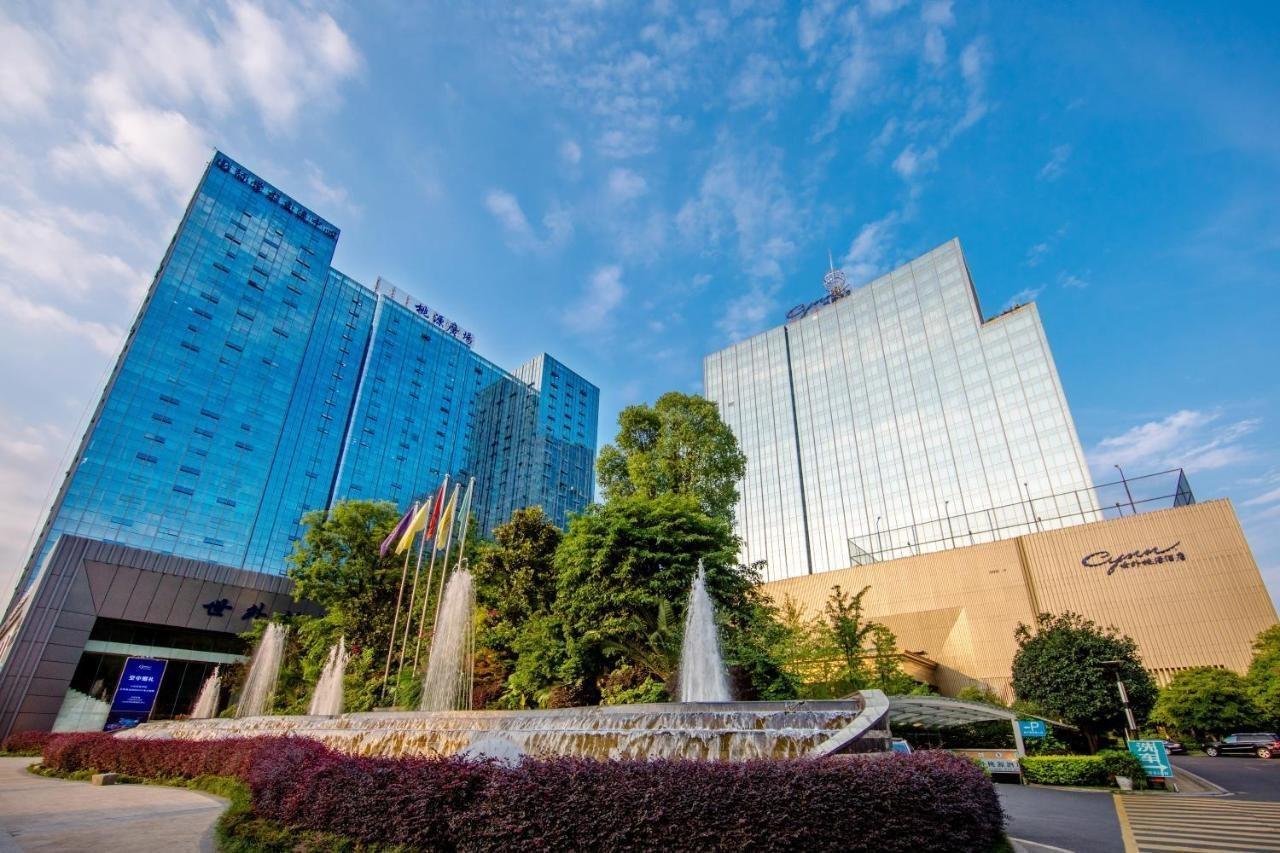 Chengdu Cynn Hotel Bagian luar foto