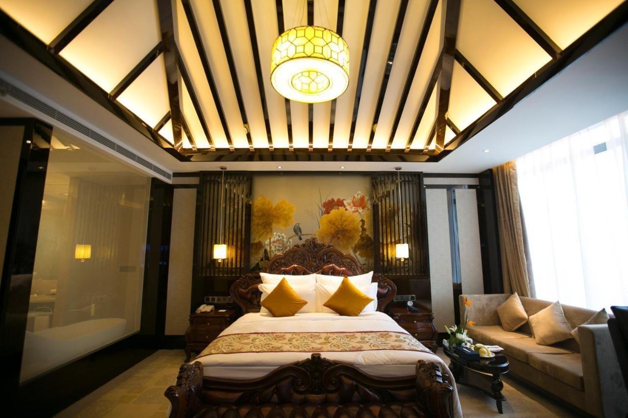 Chengdu Cynn Hotel Bagian luar foto