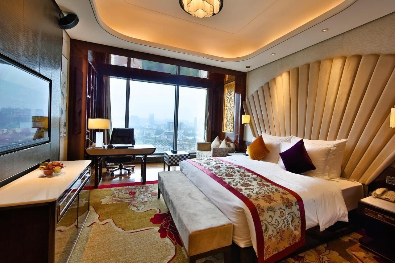 Chengdu Cynn Hotel Bagian luar foto