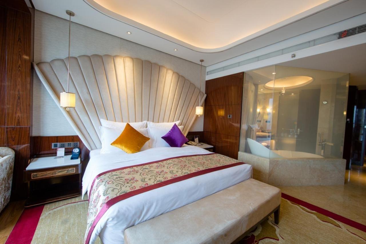 Chengdu Cynn Hotel Bagian luar foto