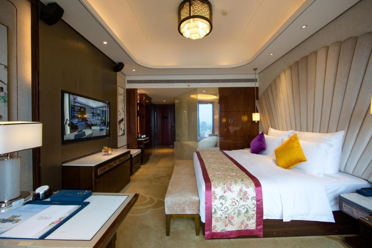 Chengdu Cynn Hotel Bagian luar foto