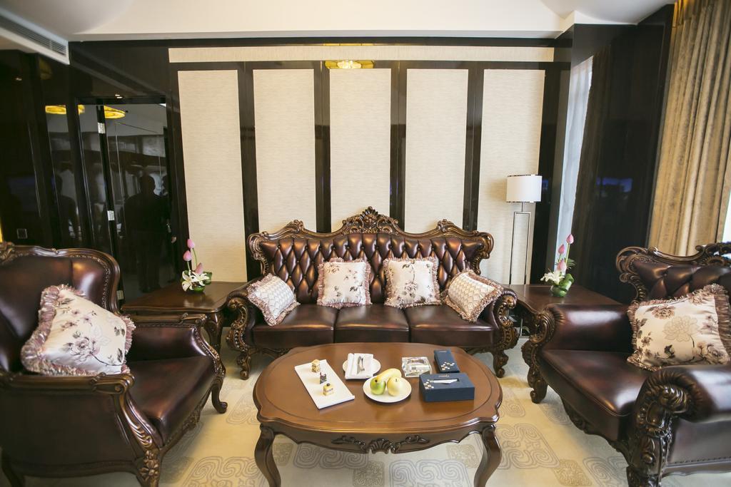 Chengdu Cynn Hotel Bagian luar foto
