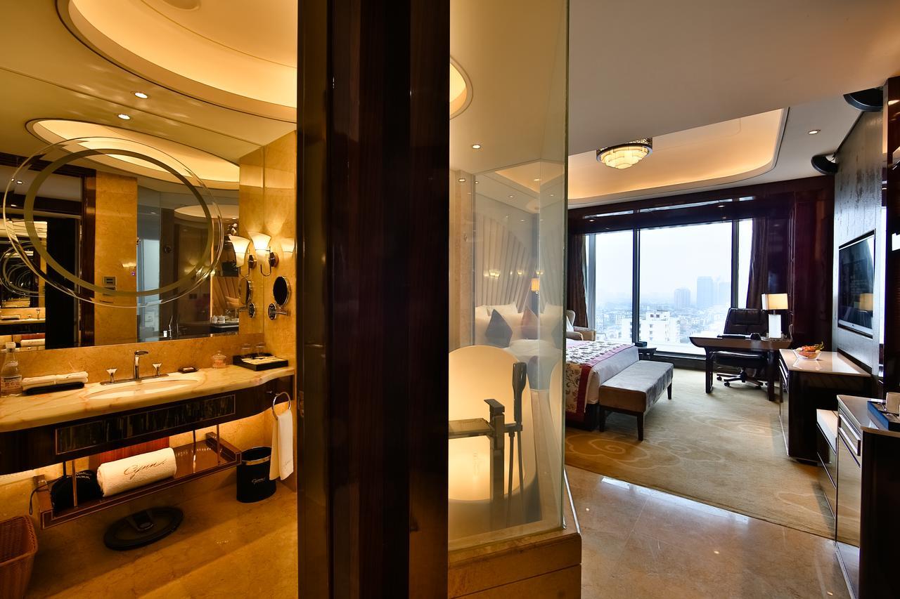 Chengdu Cynn Hotel Bagian luar foto