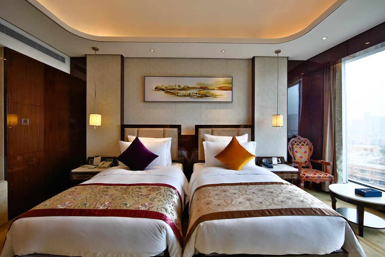 Chengdu Cynn Hotel Bagian luar foto