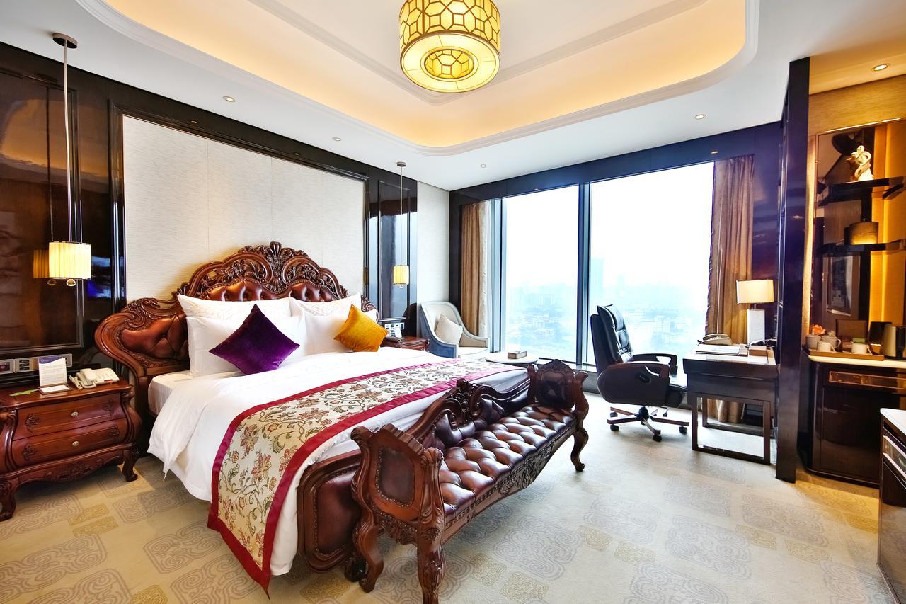 Chengdu Cynn Hotel Bagian luar foto