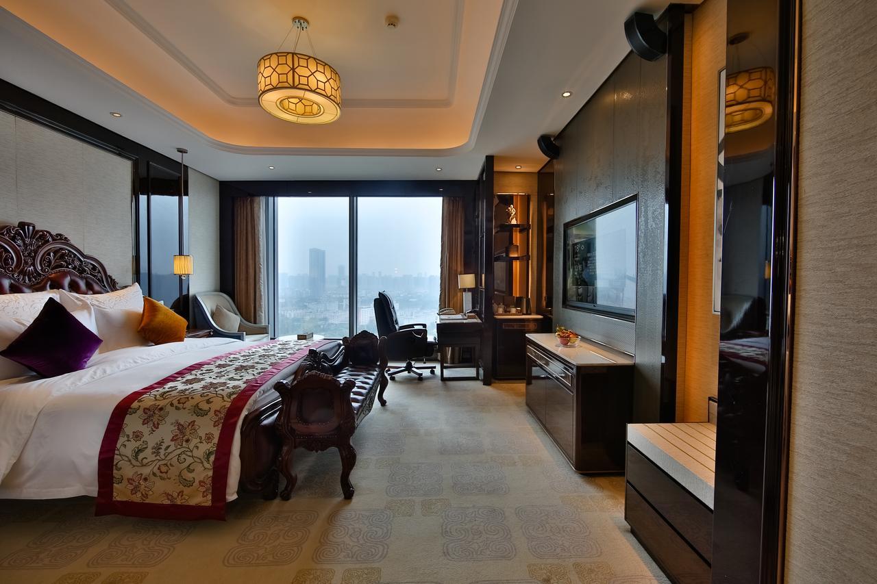 Chengdu Cynn Hotel Bagian luar foto